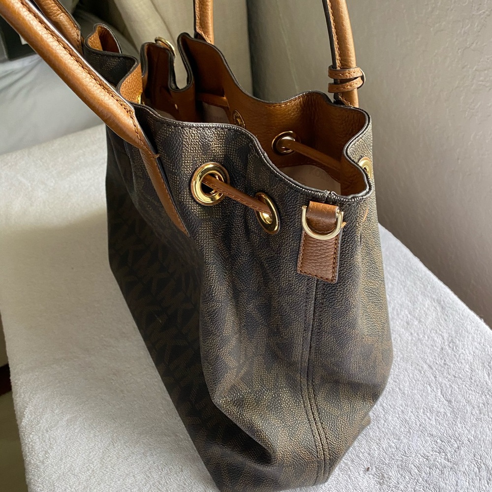 Handbag - Picture 4 of 8